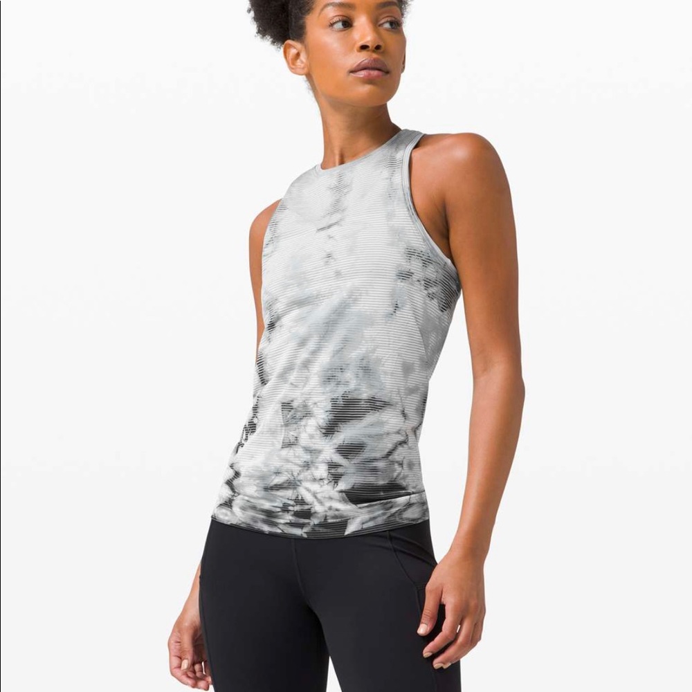 NWT swiftly tank size 4